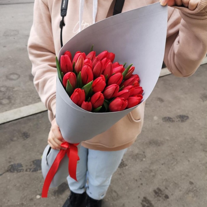 Букет «29 красных тюльпанов»